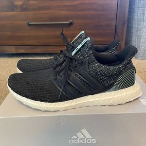 Adidas Parley x Ultraboost 4.0 “Core Black” Size 10.5